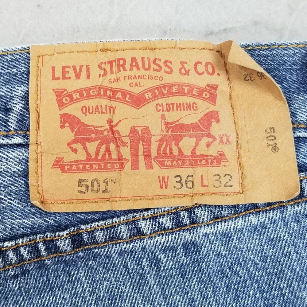 Levis Jeans Mens 36x32 Blue 501 Original Fit Straight Leg Button Fly 100% Cotton